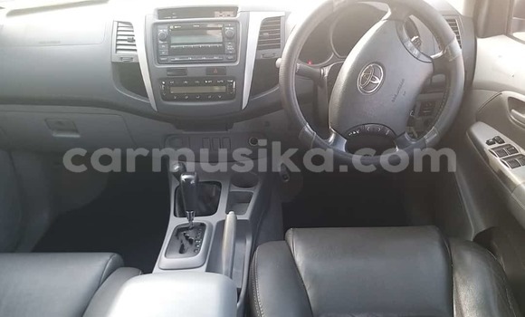 Tenga Tsaru Toyota Hilux Chena Mota in Gomo Rinonakidza in Harare Tenga Tsaru Toyota Hilux Chena Mota in Gomo Rinonakidza in Harare