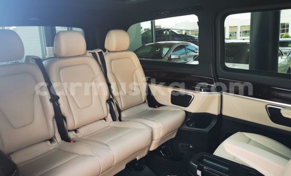 Acheter Occasion Voiture Mercedes‒Benz V-klasse Autre à Beitbridge, Matabeleland South Acheter Occasion Voiture Mercedes‒Benz V-klasse Autre à Beitbridge, Matabeleland South