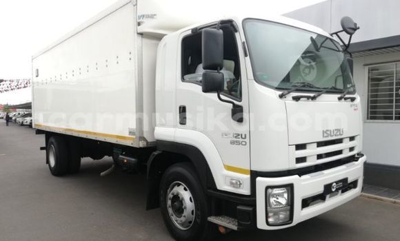 Acheter Occasion Utilitaire Isuzu FTR 850 Blanc à Beitbridge, Matabeleland South Acheter Occasion Utilitaire Isuzu FTR 850 Blanc à Beitbridge, Matabeleland South
