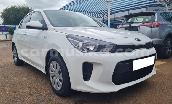 Acheter Occasion Voiture Kia Rio Blanc à Beitbridge, Matabeleland South