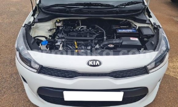 Acheter Occasion Voiture Kia Rio Blanc à Beitbridge, Matabeleland South Acheter Occasion Voiture Kia Rio Blanc à Beitbridge, Matabeleland South