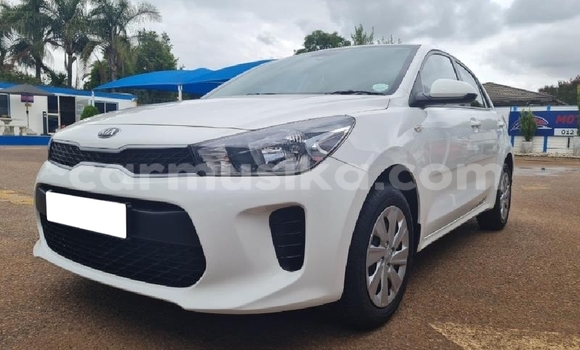 Acheter Occasion Voiture Kia Rio Blanc à Beitbridge, Matabeleland South Acheter Occasion Voiture Kia Rio Blanc à Beitbridge, Matabeleland South