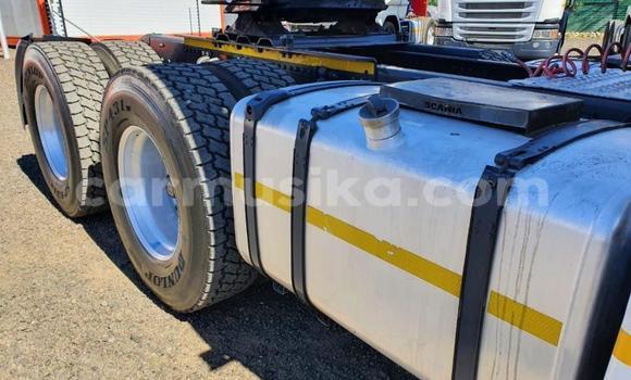 Buy Used Scania Irizar White Truck in Beitbridge in Matabeleland South Buy Used Scania Irizar White Truck in Beitbridge in Matabeleland South