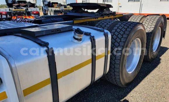 Buy Used Scania Irizar White Truck in Beitbridge in Matabeleland South Buy Used Scania Irizar White Truck in Beitbridge in Matabeleland South