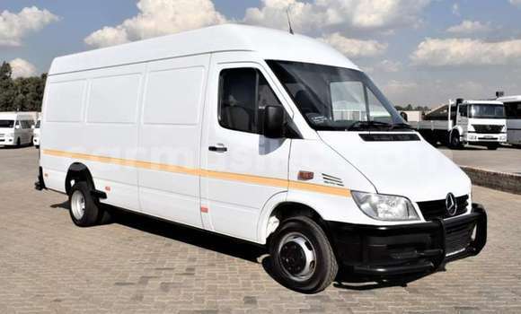 Buy Used Mercedes-Benz E-Classe White Car in Beitbridge in Matabeleland South