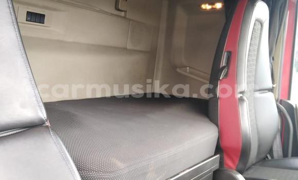 Nunua Ilio tumika Volvo F4 Nyekundu Lori ndani ya Beitbridge nchini Matabeleland Kusini Nunua Ilio tumika Volvo F4 Nyekundu Lori ndani ya Beitbridge nchini Matabeleland Kusini