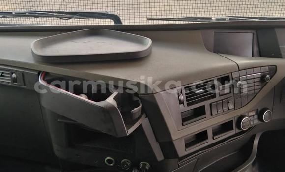 Nunua Ilio tumika Volvo F4 Nyekundu Lori ndani ya Beitbridge nchini Matabeleland Kusini Nunua Ilio tumika Volvo F4 Nyekundu Lori ndani ya Beitbridge nchini Matabeleland Kusini