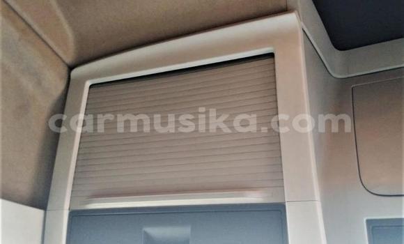 Nunua Ilio tumika Volvo F4 Nyekundu Lori ndani ya Beitbridge nchini Matabeleland Kusini Nunua Ilio tumika Volvo F4 Nyekundu Lori ndani ya Beitbridge nchini Matabeleland Kusini