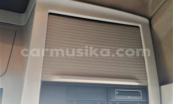 Nunua Ilio tumika Volvo F4 Nyekundu Lori ndani ya Beitbridge nchini Matabeleland Kusini Nunua Ilio tumika Volvo F4 Nyekundu Lori ndani ya Beitbridge nchini Matabeleland Kusini