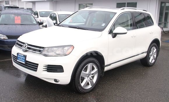 Buy Used Volkswagen Touareg White Car in Alexandra Park in Harare Buy Used Volkswagen Touareg White Car in Alexandra Park in Harare