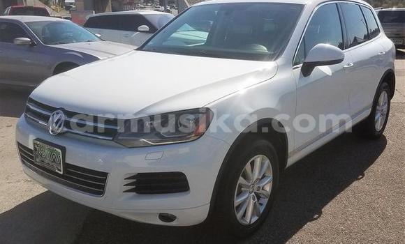 Buy Used Volkswagen Touareg White Car in Alexandra Park in Harare Buy Used Volkswagen Touareg White Car in Alexandra Park in Harare
