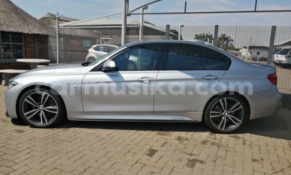 Acheter Occasion Voiture BMW 3–Series Gris à Beitbridge, Matabeleland South Acheter Occasion Voiture BMW 3–Series Gris à Beitbridge, Matabeleland South