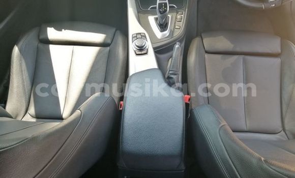 Acheter Occasion Voiture BMW 3–Series Gris à Beitbridge, Matabeleland South Acheter Occasion Voiture BMW 3–Series Gris à Beitbridge, Matabeleland South