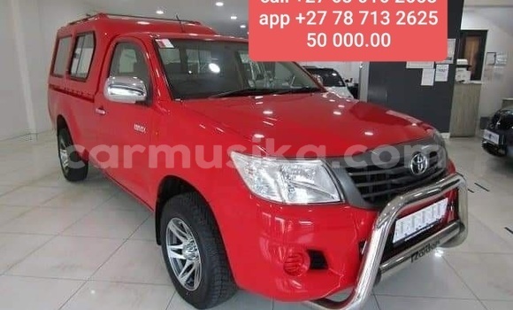 Tenga Tsaru Toyota Hilux Tsvuku Mota in Beitbridge in Matabeleland South