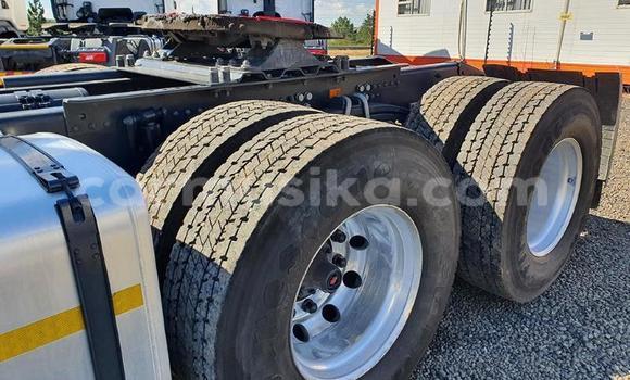 Acheter Occasion Utilitaire Scania R420 Blanc à Beitbridge, Matabeleland South Acheter Occasion Utilitaire Scania R420 Blanc à Beitbridge, Matabeleland South