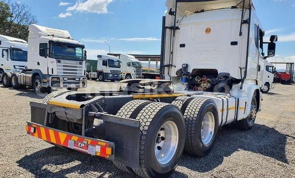 Acheter Occasion Utilitaire Scania R420 Blanc à Beitbridge, Matabeleland South Acheter Occasion Utilitaire Scania R420 Blanc à Beitbridge, Matabeleland South