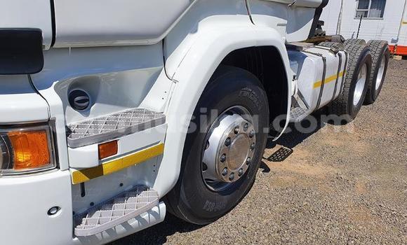 Acheter Occasion Utilitaire Scania R420 Blanc à Beitbridge, Matabeleland South Acheter Occasion Utilitaire Scania R420 Blanc à Beitbridge, Matabeleland South