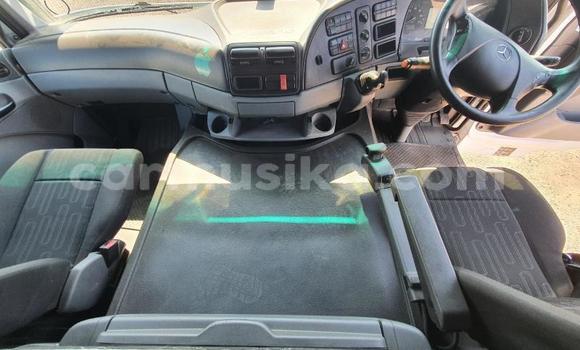 Tenga Tsaru Mercedes‒Benz Truck Chena Rori in Beitbridge in Matabeleland South Tenga Tsaru Mercedes‒Benz Truck Chena Rori in Beitbridge in Matabeleland South