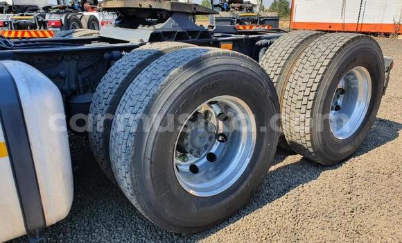 Tenga Tsaru Mercedes‒Benz Truck Chena Rori in Beitbridge in Matabeleland South Tenga Tsaru Mercedes‒Benz Truck Chena Rori in Beitbridge in Matabeleland South