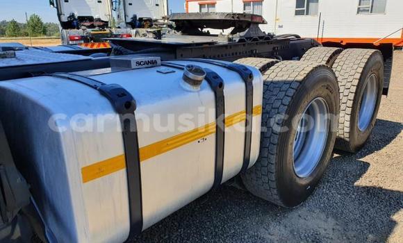 Nunua Ilio tumika Scania Irizar Nyeupe Lori ndani ya Beitbridge nchini Matabeleland Kusini Nunua Ilio tumika Scania Irizar Nyeupe Lori ndani ya Beitbridge nchini Matabeleland Kusini