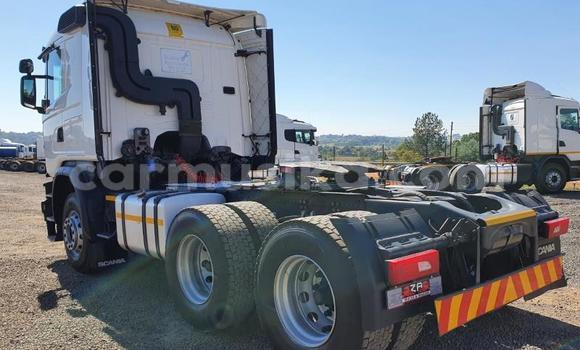 Nunua Ilio tumika Scania Irizar Nyeupe Lori ndani ya Beitbridge nchini Matabeleland Kusini Nunua Ilio tumika Scania Irizar Nyeupe Lori ndani ya Beitbridge nchini Matabeleland Kusini