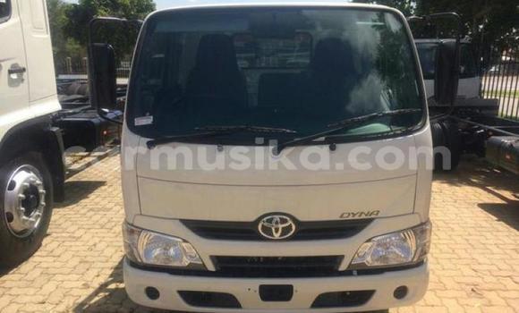 Acheter Occasion Utilitaire Toyota Dyna Blanc à Beitbridge, Matabeleland South Acheter Occasion Utilitaire Toyota Dyna Blanc à Beitbridge, Matabeleland South