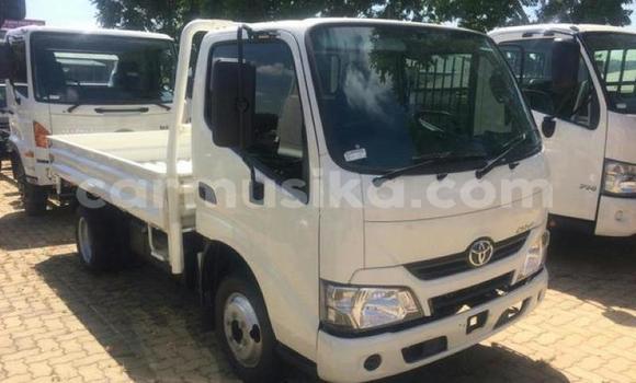 Acheter Occasion Utilitaire Toyota Dyna Blanc à Beitbridge, Matabeleland South Acheter Occasion Utilitaire Toyota Dyna Blanc à Beitbridge, Matabeleland South