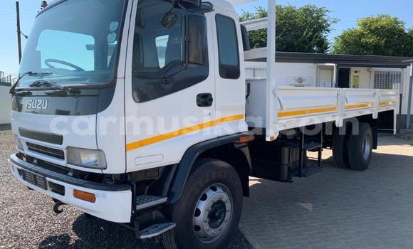 Nunua Ilio tumika Isuzu FTR 850 Nyeupe Lori ndani ya Beitbridge nchini Matabeleland Kusini Nunua Ilio tumika Isuzu FTR 850 Nyeupe Lori ndani ya Beitbridge nchini Matabeleland Kusini