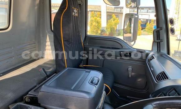 Nunua Ilio tumika Isuzu FTR 850 Nyeupe Lori ndani ya Beitbridge nchini Matabeleland Kusini Nunua Ilio tumika Isuzu FTR 850 Nyeupe Lori ndani ya Beitbridge nchini Matabeleland Kusini