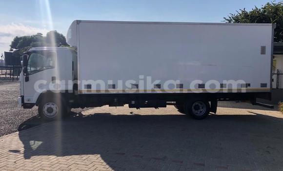 Acheter Occasion Utilitaire Isuzu FTR 850 Blanc à Beitbridge, Matabeleland South Acheter Occasion Utilitaire Isuzu FTR 850 Blanc à Beitbridge, Matabeleland South