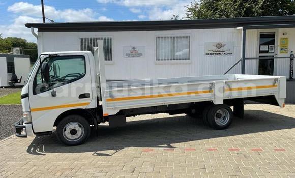 Tenga Tsaru Toyota Dyna Chena Rori in Beitbridge in Matabeleland South Tenga Tsaru Toyota Dyna Chena Rori in Beitbridge in Matabeleland South