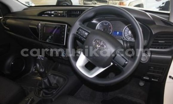 Acheter Occasion Voiture Toyota Hilux Blanc à Beitbridge, Matabeleland South Acheter Occasion Voiture Toyota Hilux Blanc à Beitbridge, Matabeleland South