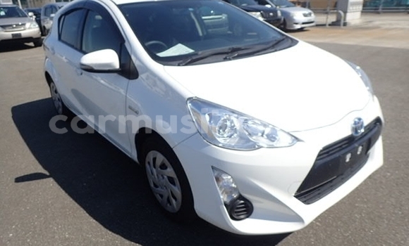 Tenga Tsaru Toyota Aqua Chena Mota in Beitbridge in Matabeleland South