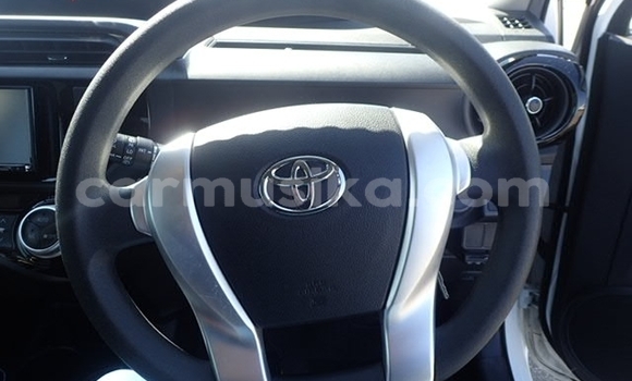 Acheter Occasion Voiture Toyota Aqua Blanc à Beitbridge, Matabeleland South Acheter Occasion Voiture Toyota Aqua Blanc à Beitbridge, Matabeleland South