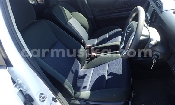 Acheter Occasion Voiture Toyota Aqua Blanc à Beitbridge, Matabeleland South Acheter Occasion Voiture Toyota Aqua Blanc à Beitbridge, Matabeleland South