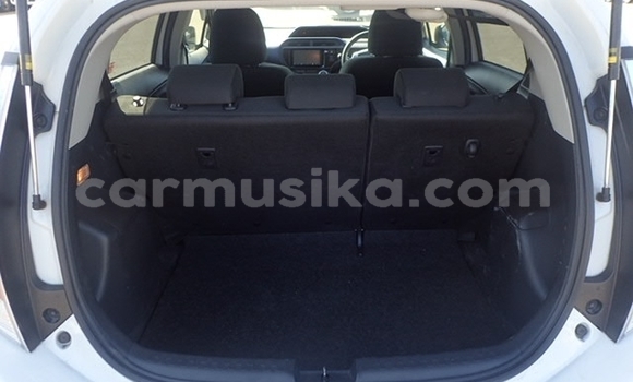 Acheter Occasion Voiture Toyota Aqua Blanc à Beitbridge, Matabeleland South Acheter Occasion Voiture Toyota Aqua Blanc à Beitbridge, Matabeleland South