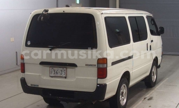 Buy Used Toyota Hiace White Car in Beitbridge in Matabeleland South Buy Used Toyota Hiace White Car in Beitbridge in Matabeleland South
