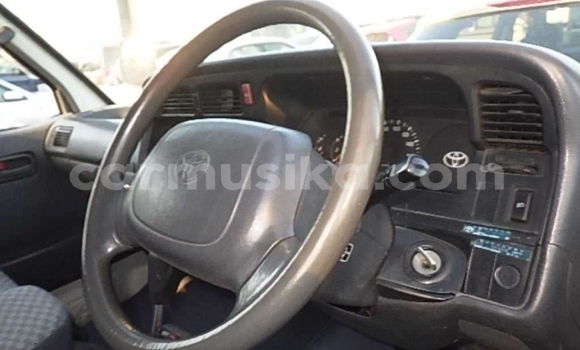 Buy Used Toyota Hiace White Car in Beitbridge in Matabeleland South Buy Used Toyota Hiace White Car in Beitbridge in Matabeleland South