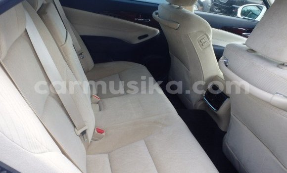 Nunua Ilio tumika Toyota Crown Nyeupe Gari ndani ya Beitbridge nchini Matabeleland Kusini Nunua Ilio tumika Toyota Crown Nyeupe Gari ndani ya Beitbridge nchini Matabeleland Kusini