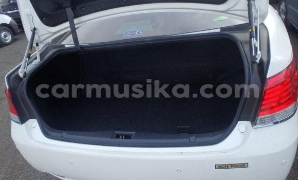 Nunua Ilio tumika Toyota Crown Nyeupe Gari ndani ya Beitbridge nchini Matabeleland Kusini Nunua Ilio tumika Toyota Crown Nyeupe Gari ndani ya Beitbridge nchini Matabeleland Kusini