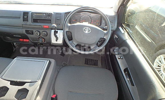 Nunua Ilio tumika Toyota Hiace Nyeupe Gari ndani ya Beitbridge nchini Matabeleland Kusini Nunua Ilio tumika Toyota Hiace Nyeupe Gari ndani ya Beitbridge nchini Matabeleland Kusini