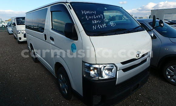 Nunua Ilio tumika Toyota Hiace Nyeupe Gari ndani ya Beitbridge nchini Matabeleland Kusini Nunua Ilio tumika Toyota Hiace Nyeupe Gari ndani ya Beitbridge nchini Matabeleland Kusini