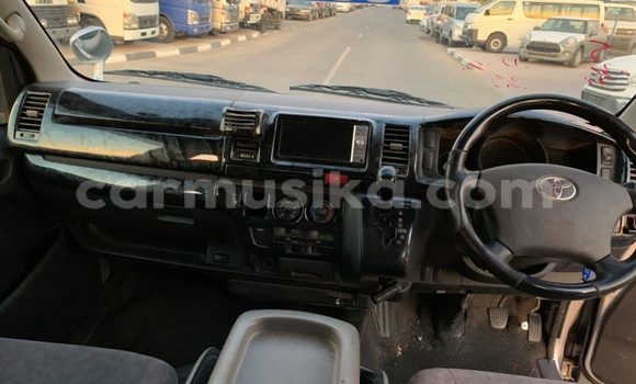 Nunua Ilio tumika Toyota Hiace Fedha Gari ndani ya Beitbridge nchini Matabeleland Kusini Nunua Ilio tumika Toyota Hiace Fedha Gari ndani ya Beitbridge nchini Matabeleland Kusini