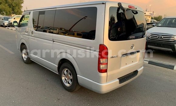 Nunua Ilio tumika Toyota Hiace Fedha Gari ndani ya Beitbridge nchini Matabeleland Kusini Nunua Ilio tumika Toyota Hiace Fedha Gari ndani ya Beitbridge nchini Matabeleland Kusini