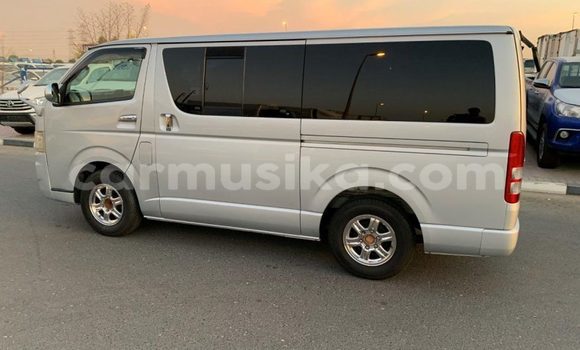 Nunua Ilio tumika Toyota Hiace Fedha Gari ndani ya Beitbridge nchini Matabeleland Kusini Nunua Ilio tumika Toyota Hiace Fedha Gari ndani ya Beitbridge nchini Matabeleland Kusini