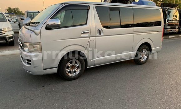 Nunua Ilio tumika Toyota Hiace Fedha Gari ndani ya Beitbridge nchini Matabeleland Kusini Nunua Ilio tumika Toyota Hiace Fedha Gari ndani ya Beitbridge nchini Matabeleland Kusini