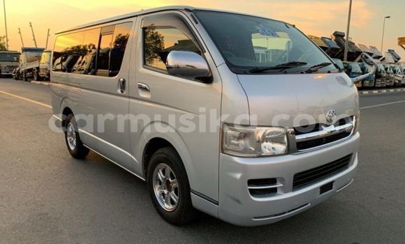 Nunua Ilio tumika Toyota Hiace Fedha Gari ndani ya Beitbridge nchini Matabeleland Kusini Nunua Ilio tumika Toyota Hiace Fedha Gari ndani ya Beitbridge nchini Matabeleland Kusini