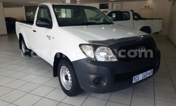 Tenga Tsaru Toyota Hilux Chena Mota in Beitbridge in Matabeleland South Tenga Tsaru Toyota Hilux Chena Mota in Beitbridge in Matabeleland South