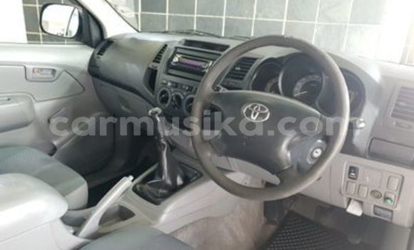 Tenga Tsaru Toyota Hilux Chena Mota in Beitbridge in Matabeleland South Tenga Tsaru Toyota Hilux Chena Mota in Beitbridge in Matabeleland South