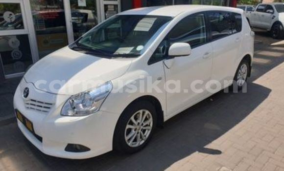 Acheter Occasion Voiture Toyota Verso Blanc à Beitbridge, Matabeleland South Acheter Occasion Voiture Toyota Verso Blanc à Beitbridge, Matabeleland South